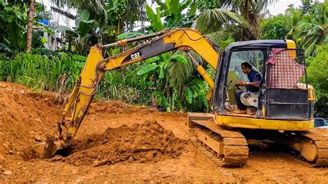 mini digger and operator|mini excavator training for beginner.